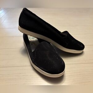 Yuu size 8 casual black sparkle flats